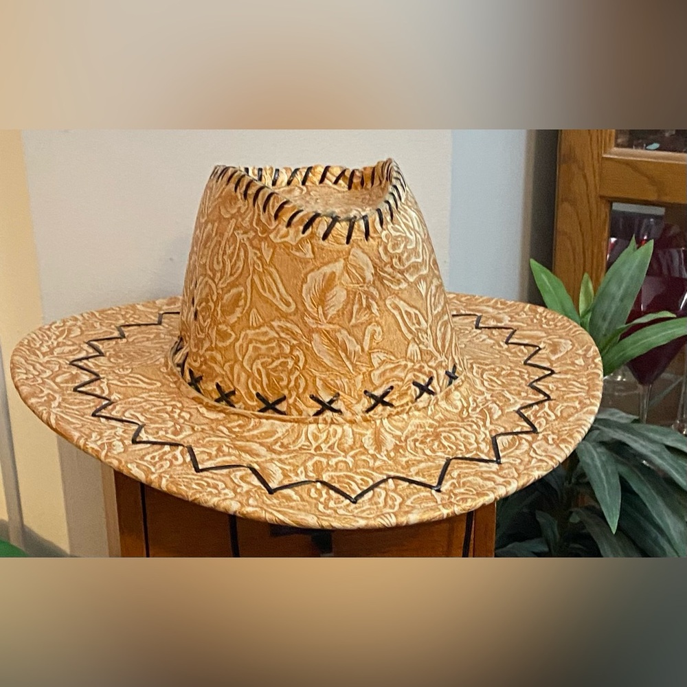 NEW cowgirl hat (?)